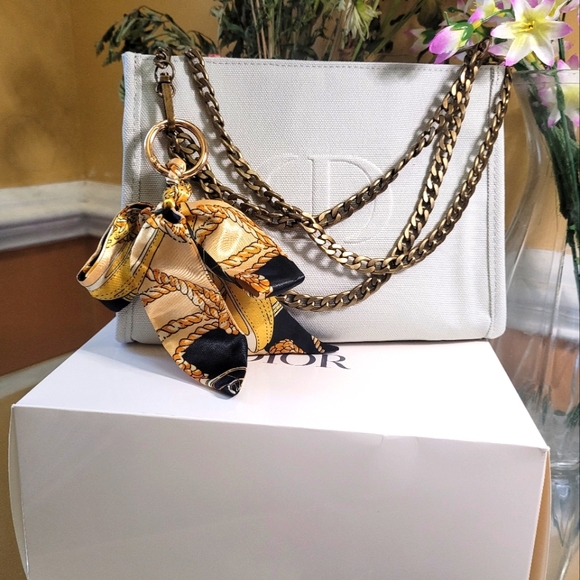 Dior - Picture 9 of 12